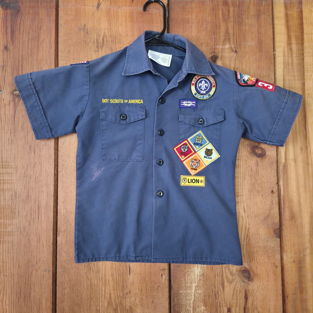 Boy Scouts of America Youth Small Navy Blue Short Sleeve Uniform Shirt Patches